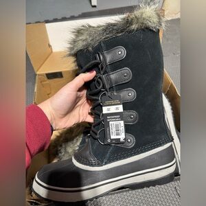 Sorel Women’s Joan of Arctic Winter Boots 8